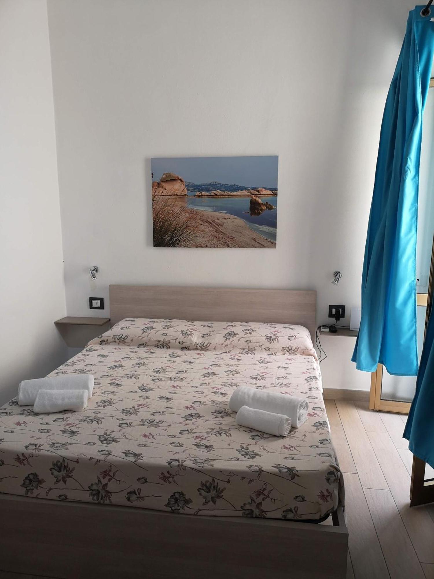 Domo Silvia Bed & Breakfast La Maddalena  Eksteriør bilde