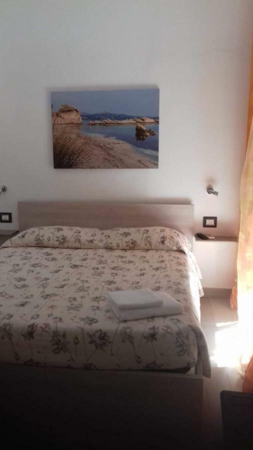 Domo Silvia Bed & Breakfast La Maddalena  Eksteriør bilde