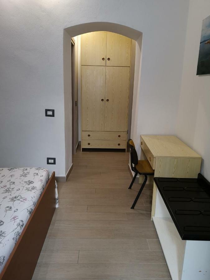 Domo Silvia Bed & Breakfast La Maddalena  Eksteriør bilde